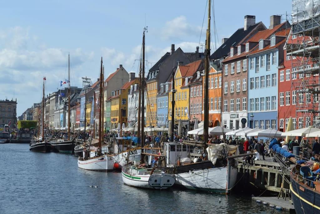 Stylish Flat On Lively Street In Downtown København