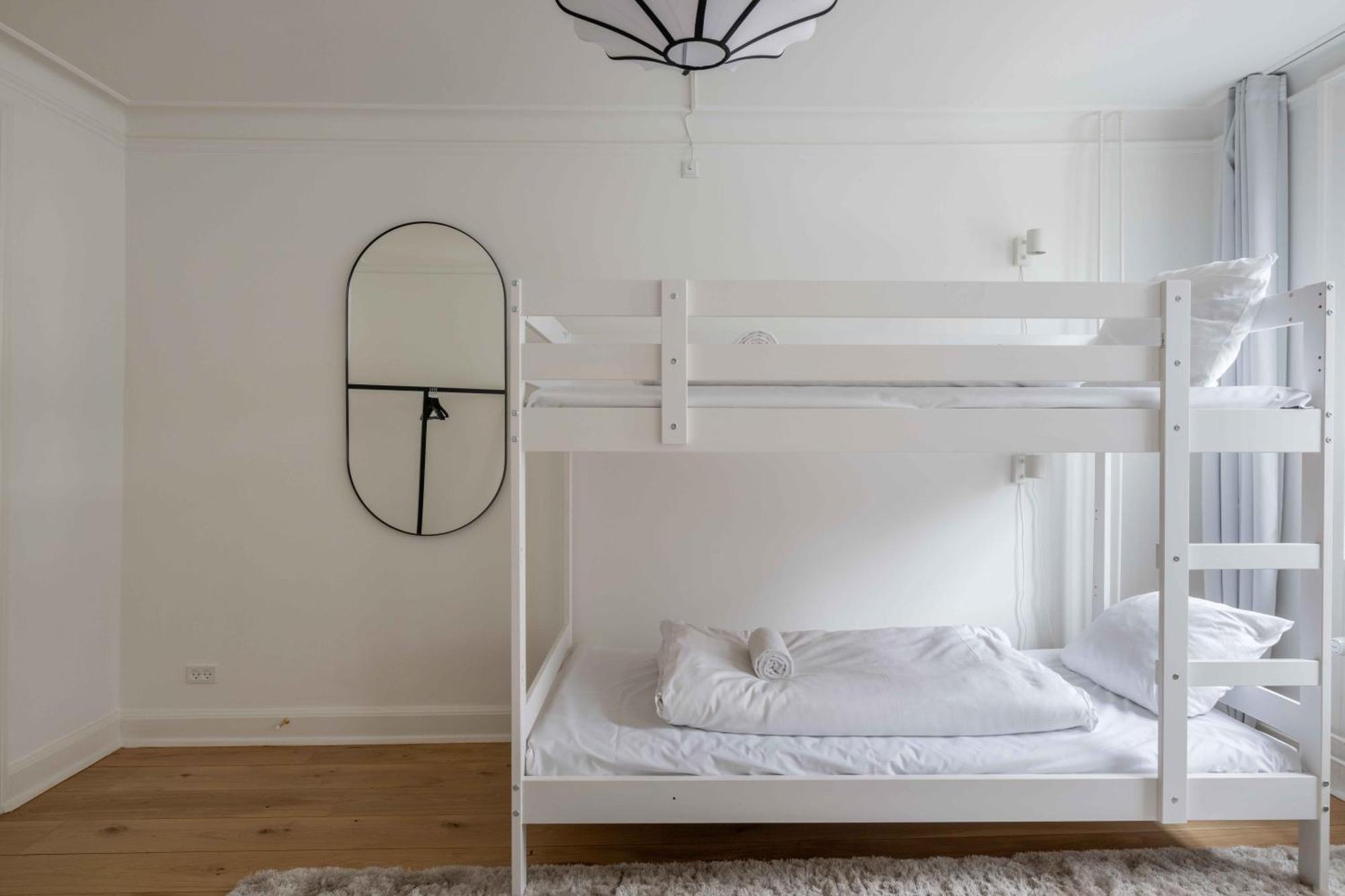 Stylish Flat On Lively Street In Downtown Lejlighed *