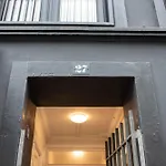 Stylish Flat On Lively Street In Downtown
