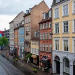 Stylish Flat On Lively Street In Downtown