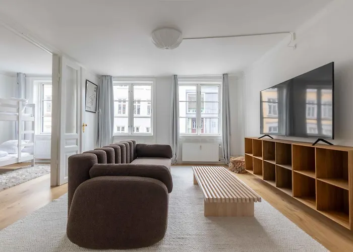 Stylish Flat On Lively Street In Downtown