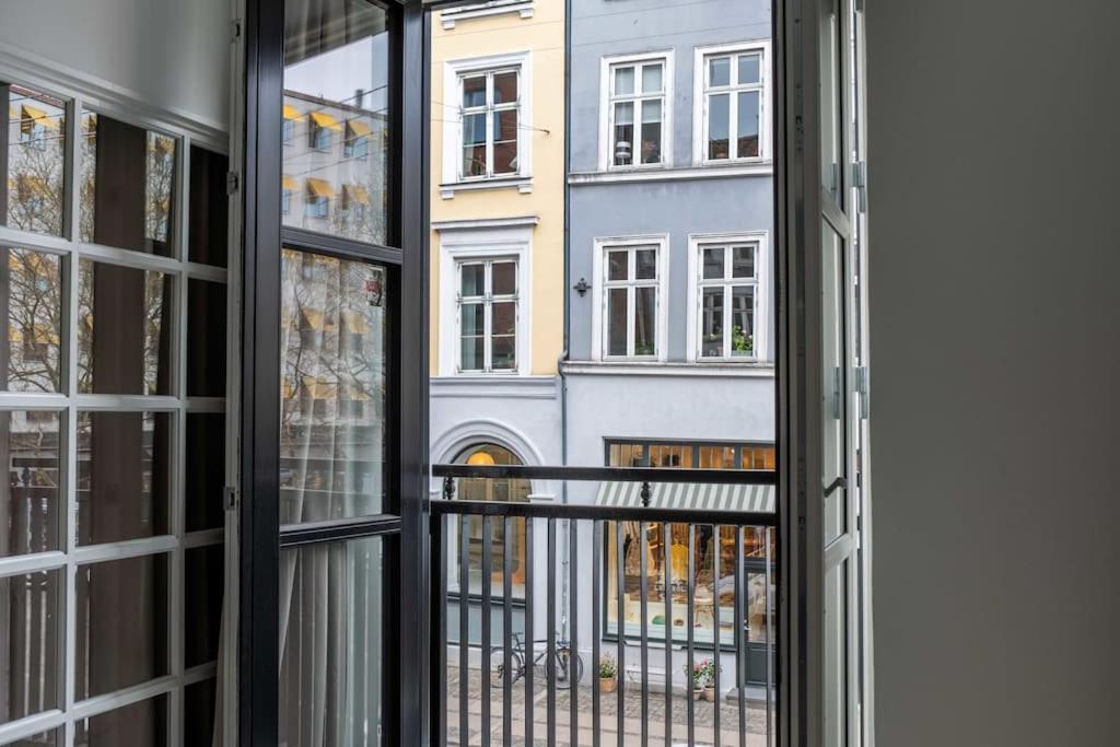 Apartment Stylish Flat On Lively Street In Downtown Copenhagen