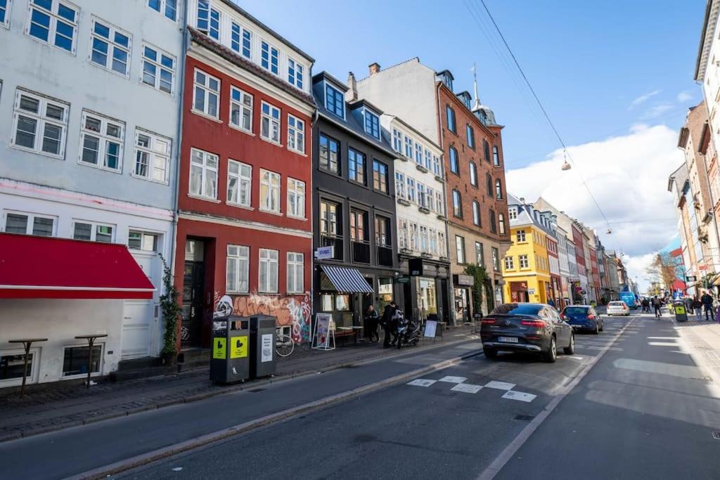 Stylish Flat On Lively Street In Downtown *