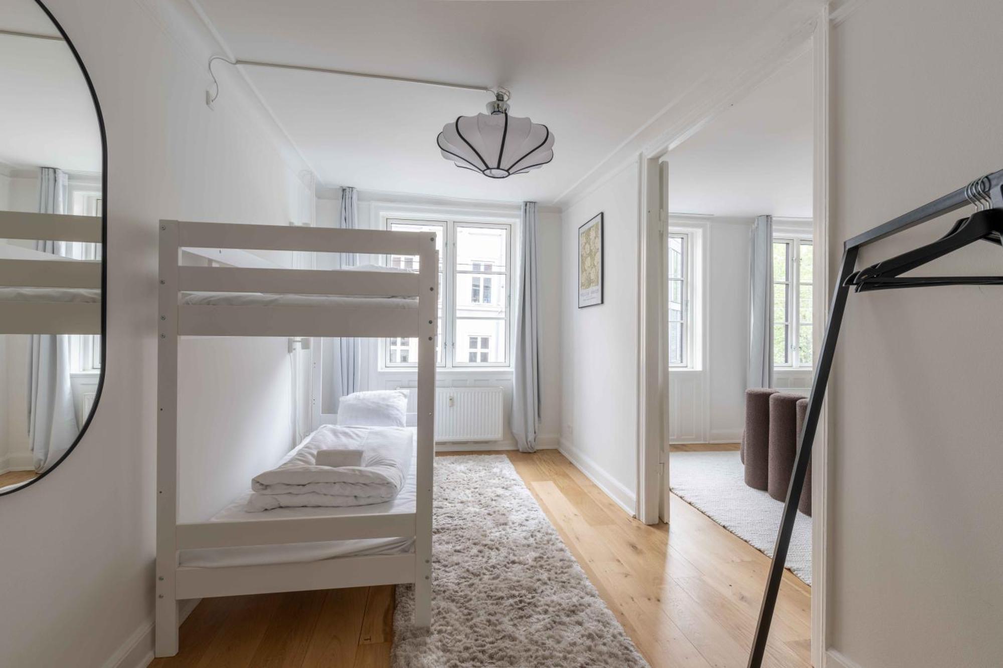 Apartment Stylish Flat On Lively Street In Downtown *