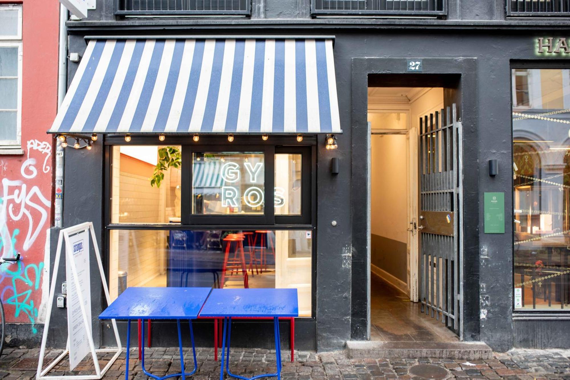 Stylish Flat On Lively Street In Downtown *
